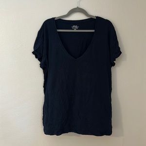 👚Banana Republic Women’s Navy T-Shirt